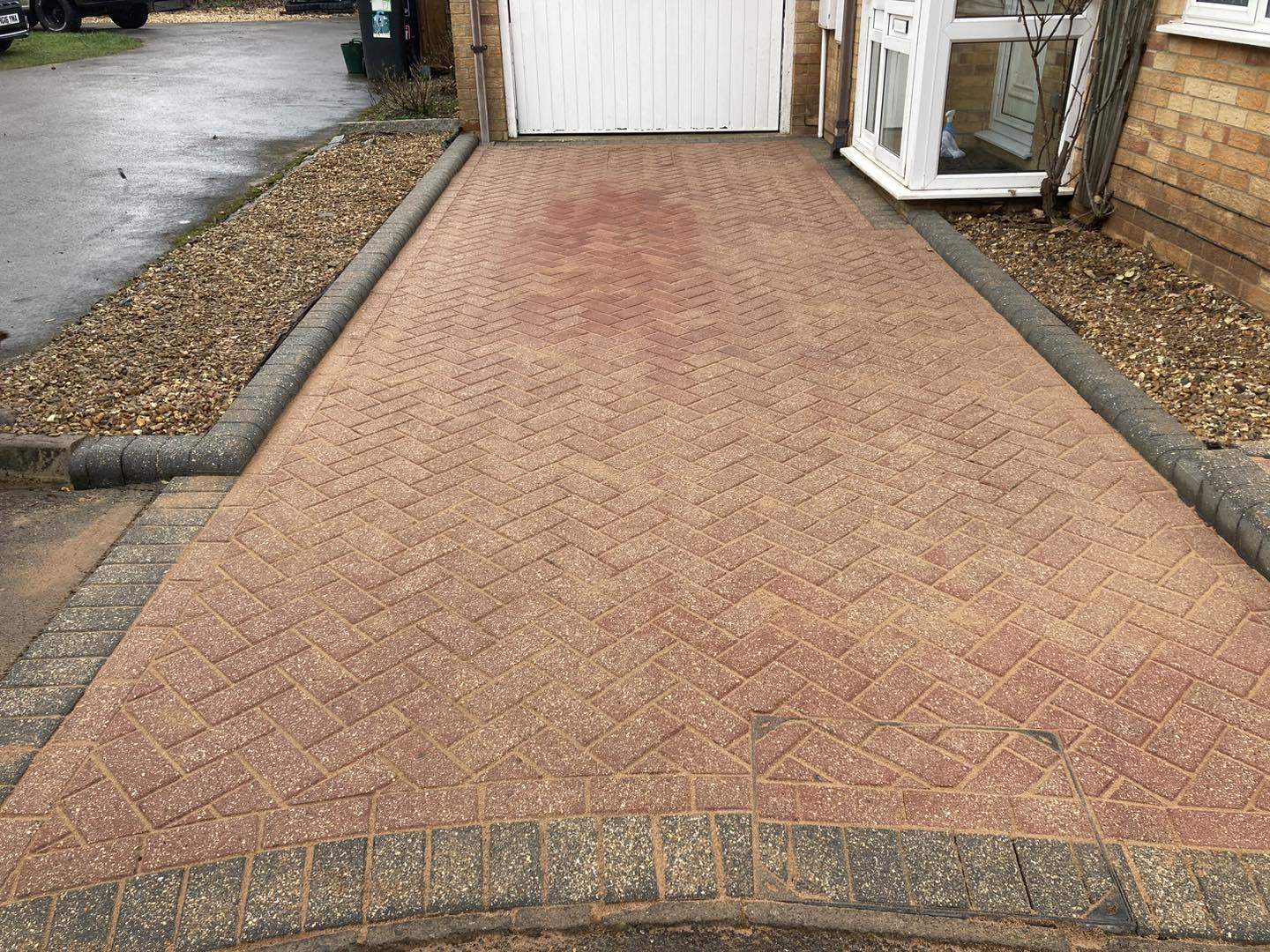 block paving driveway cleaned and sealed to high standards